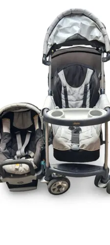 Carrinho de bebê + bebê conforto