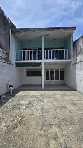 VENDO CASA NO BAIRRO DO FAROL, COM 5/4 E QUINTAL! R$420.000,00