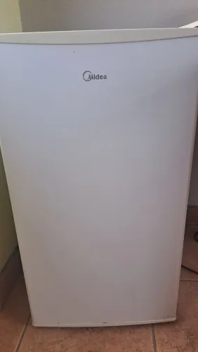 Frigobar Midea 93 litros 127 w