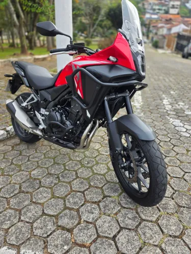 SERRÊ E LÉO MOTOS NX 500 2026 COM BAIXO KM.