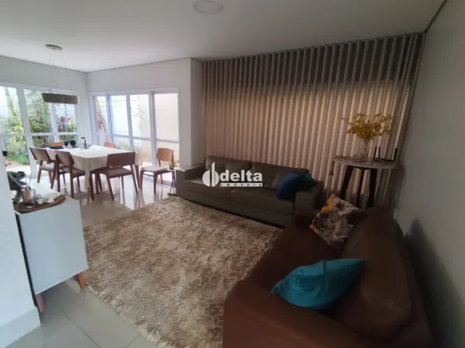 Casa em condomínio mobiliada com 4 suítes disponível para locação no bairro Granja Marileu