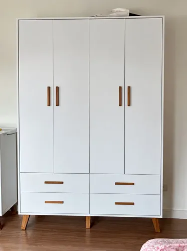 Armário Branco 4 Portas e 4 Gavetas