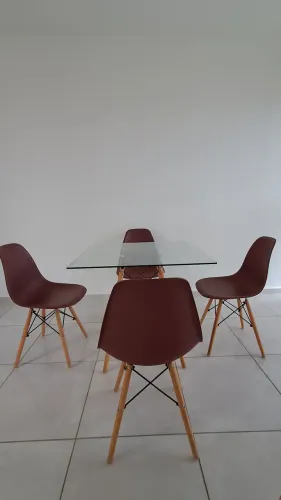 Mesa de Vidro com 4 cadeiras