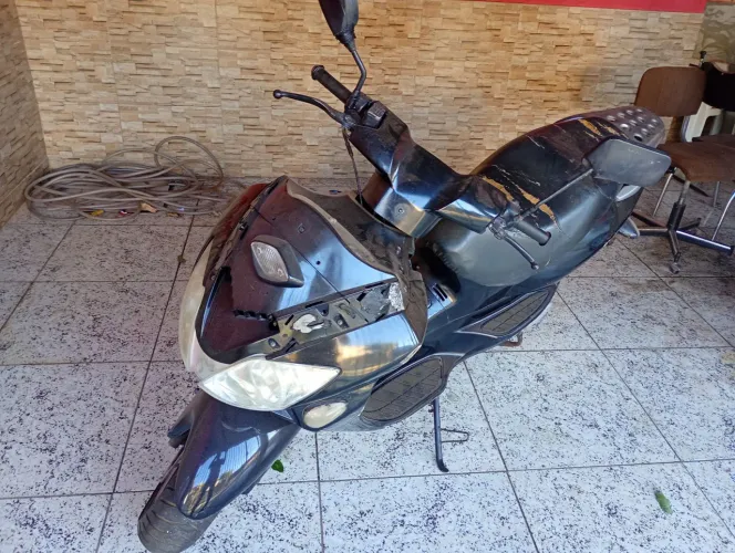 Moto Dafra laser scooter