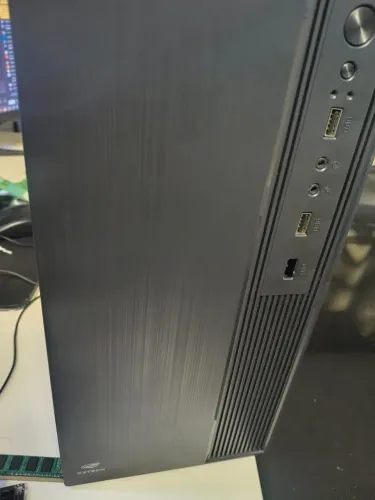 PC Completo Intel Core i3 | 8GB RAM | SSD 240GB ? Rápido e Formatado!