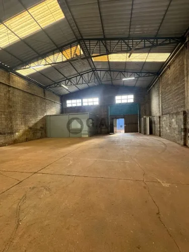 Galpão Comercial para locação no Recreio dos Sorocabanos, Sorocaba-SP - 1 sala, 1 banheiro