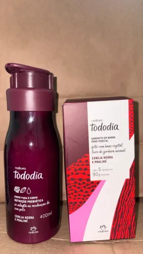Kit - Sabonete em Barra e Hidratante Corporal Natura Tododia Cereja negra e praliné 