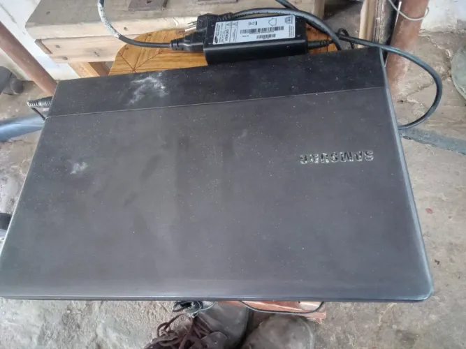 Vendo um notebook