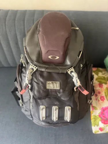 Mochila OAKLEY KITCHEN primeira geração OPORTUNIDADE 