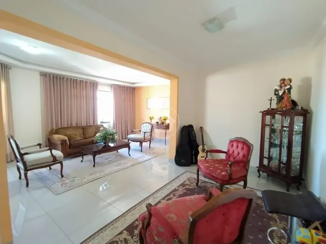 APARTAMENTO RICO EM ARMARIOS