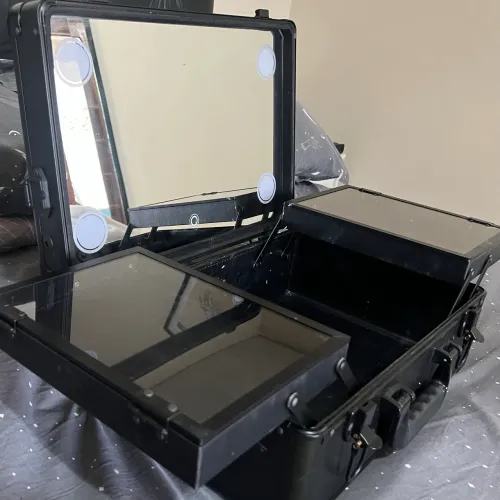 MALETA DE MAQUIAGEM + PENTEADEIRA PORTATIL + IMAGINARIUM EM PERFEITO ESTADO