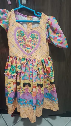 Vendo vestido festa junina semi novo usado poucas vezes. Marca alphabeto