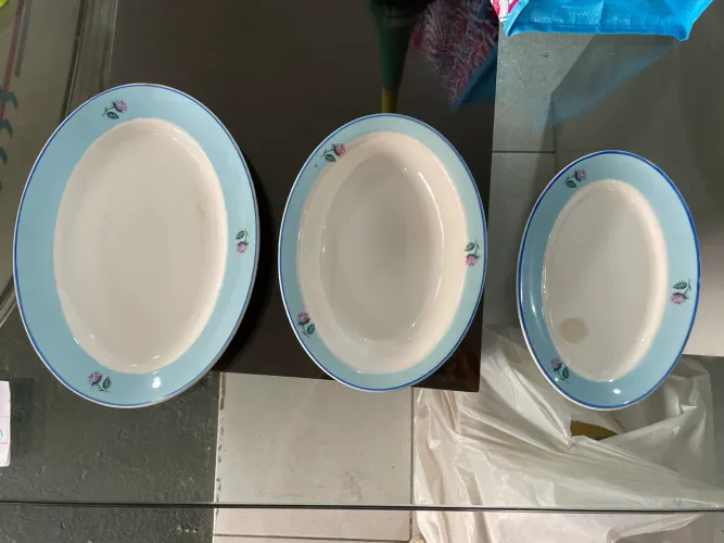 Louça Conjunto de Travessas Brancas com Detalhe Azul Nadir Figueiredo