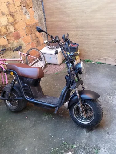 VENDO SCOOTER ELÉTRICA PARADA