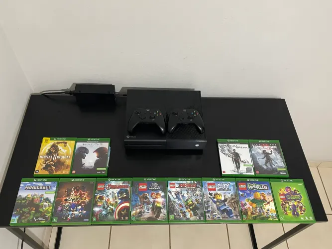 Xbox one + 2 Controles + 12 Jogos