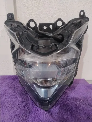 Farol XRE 300. 2019....