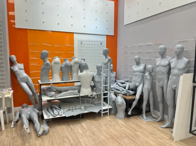 Manequins