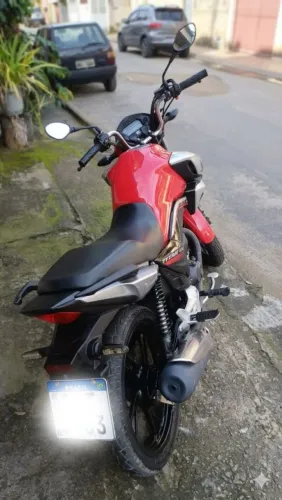 Vendo moto Titan 160<br>Valor 18.000<br>2023