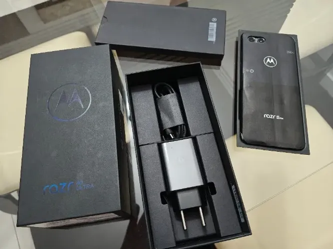 Smartphone Motorola Razr 40 Ultra 5G 256GB 8GB+8GB 16GB RAM BOOST
