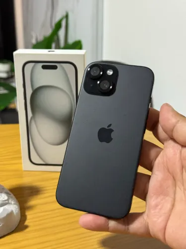 iPhone 15 128GB 