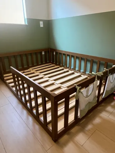 Cama montessoriana casal - Nogueira