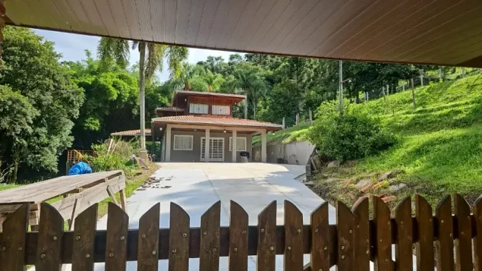 Chácara em Itaiacoca com 25.000m2 e casa mobiliada com 190m2