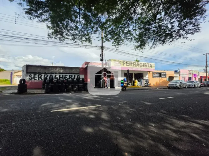 Imóvel comercial e residencial à venda no bairro Luizote de Freitas.