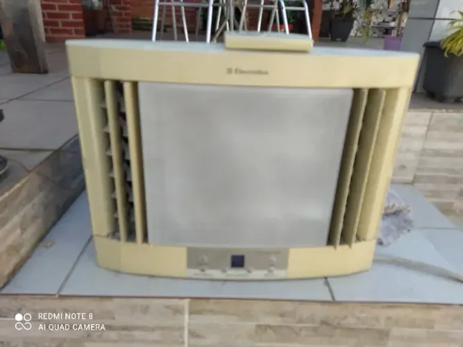 Ar condicionado tipo janela 7.500Btu´s - Controle Remoto Eletrolux