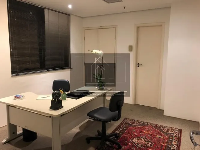 Conjunto comercial de 60m² no Itaim Bibi: praticidade e localização estratégica!