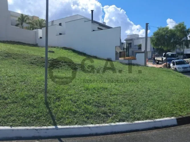 Terreno em Condomínio à Venda em Votorantim-SP, Bairro Parque Esplanada - 302,05 m² de Áre
