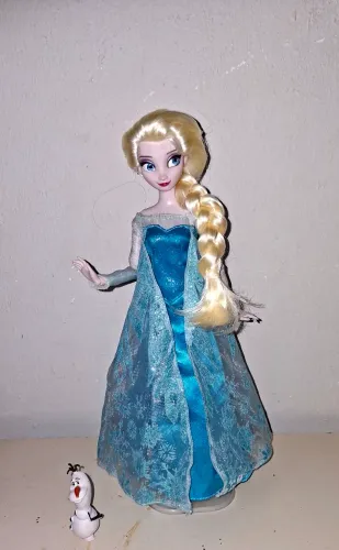 Elsa Disney Store completa 