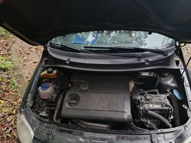Volkswagen Fox Plus 1.6mi/ 1.6mi Total Flex 8V 4P 2005