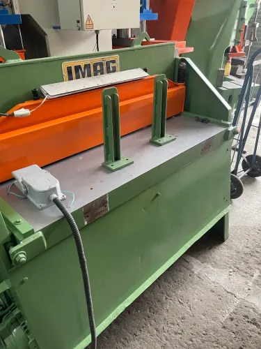 Guilhotina Imag 1.240 mts corte 1/8 sistema motor redutor impecável