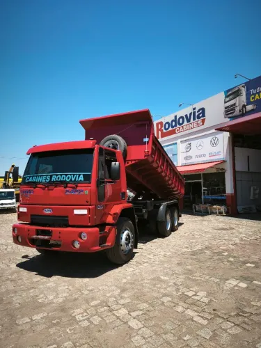 Ford cargo caçamba 