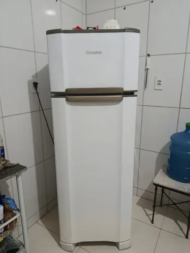 Geladeira Esmaltec