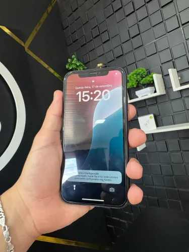 iPhone XR 128gb com fone de brinde!!