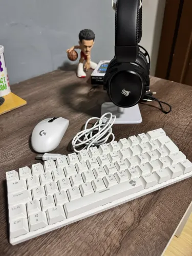 Kit Gamer Completo Logitech + Headset Pichau + Teclado Mecânico Switch Azul Semi Novo