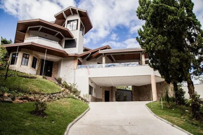 Casa Alto Padrão a Venda Dentro de Condomínio com Ótima Localização em São José dos Campos