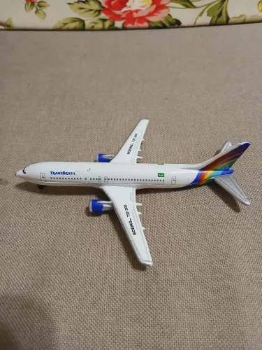 Miniatura de avião BOEING 737-300