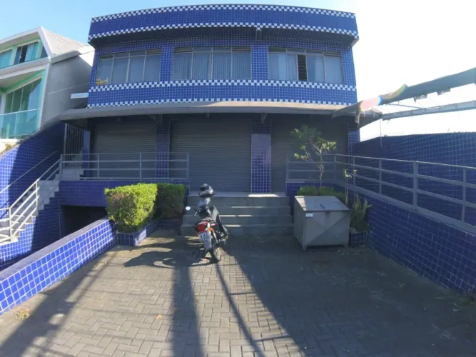 Loja para alugar por R$ 1600.00, 61.30 m2 - UBERABA - CURITIBA/PR