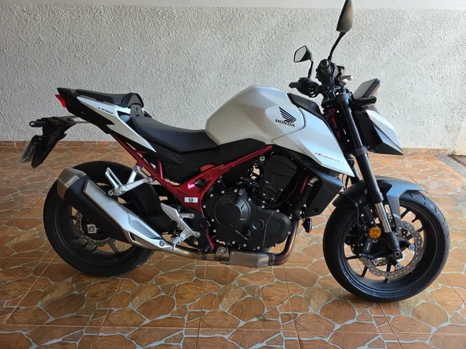 Honda hornet 750 ano 2026