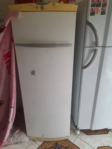 Freezer vertical 700 reais