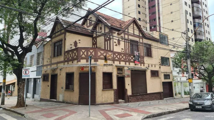 Casa à venda, 3 quartos, 1 suíte, Lourdes - Belo Horizonte/MG