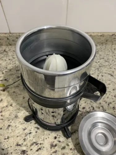 Espremedor Industrial em Inox Bivolt Laranja Sucos Frutas - Semi Novo
