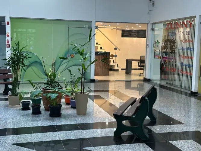 LOJA/SALA/ESCRITORIO COMERCIAL MOBILIADO NO CENTRO DE CURITIBA