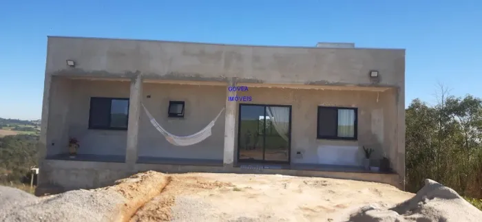 CHÁCARA COM CASA D 240M² NOVA, PÉ DIREITO 3MT, ESCRITURADA E REGISTRADA, POÇO ARTESIANO, P