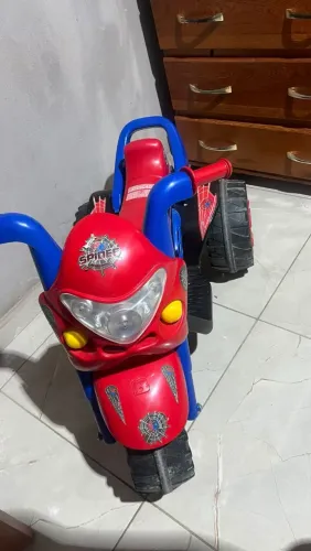 Moto elétrica infantil