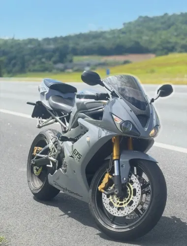 VENDO TRIUMPH DAYTONA 675 CINZA NIVUS - LINDA
