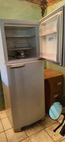 Geladeira electrolux Dc50 com problema