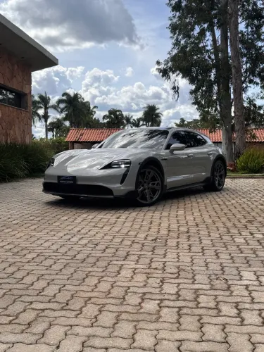 Porsche Taycan 4 Cross Turismo (elétrico) 2022